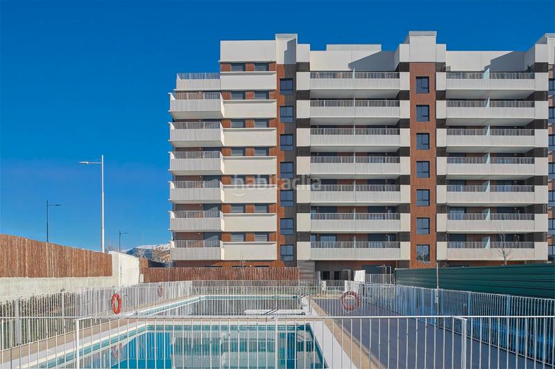 Foto dd99a3b8-cabe-4479-8501-7f04a201bc23. Pis 111m<sup>2</sup> amb piscina a Rosaleda - Juventud Granada