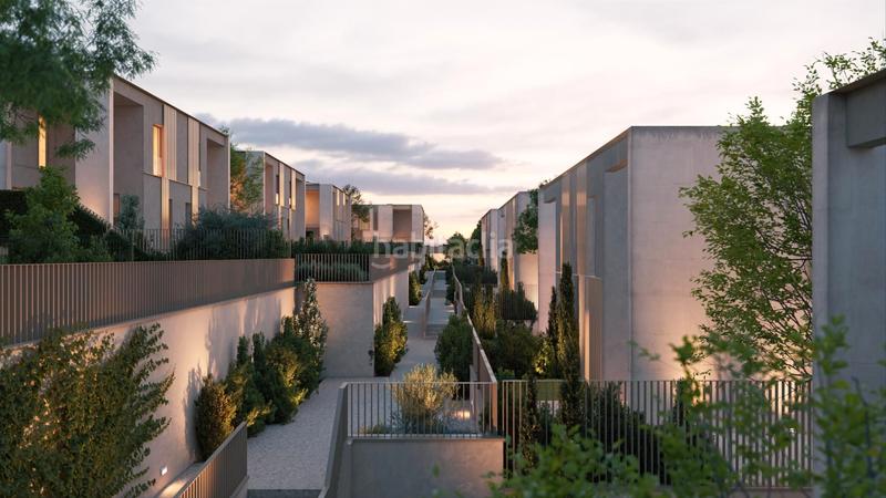 Foto d104d59a-b0c4-409e-b56e-3ff991673140. Casa adossada 223m<sup>2</sup> amb piscina a Godella