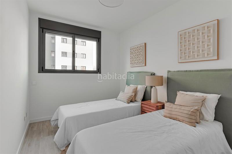 Foto b0e031c4-3f7d-4971-b92d-9be493f4bbca. Flat 132m<sup>2</sup> with pool in Rosaleda - Juventud Granada