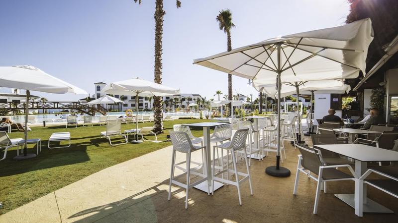 Foto 6fae0c54-40bd-45ba-93d1-cb7e6383b970. Apartament a altos de Estepona Estepona