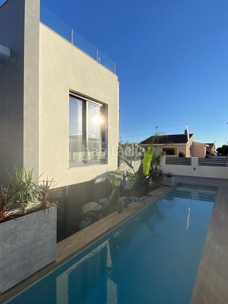 Foto f84ea84a-a15c-4404-96eb-4255710d6e6a. Casa con piscina in Los Europeos Torrevieja