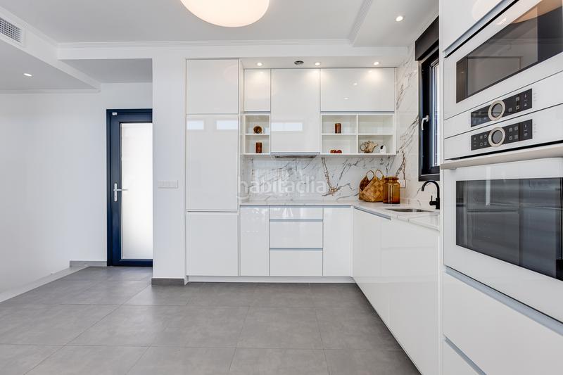 Foto b435b315-7956-4e1f-b0ca-b40981157844. House with pool in Los Europeos Torrevieja