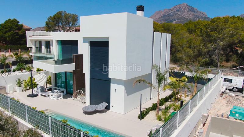 Foto f0cedb38-457d-41e5-b22a-4b1c454fe20d. Casa con piscina in Varadero Nucia (la)