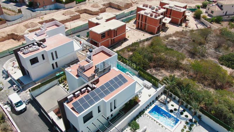 Foto fe2cc229-a6e6-4f29-881c-5165d66accdc. Casa con piscina in Varadero Nucia (la)