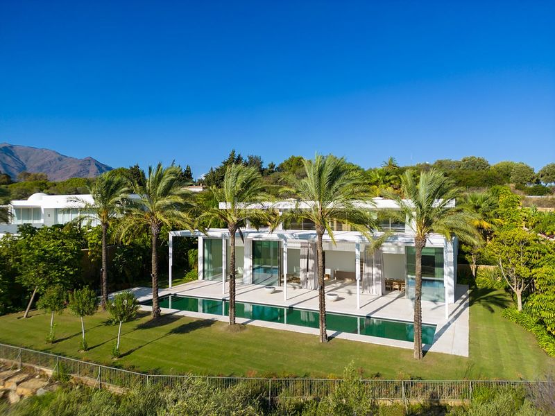 Foto 8b3441e4-250f-4b16-be33-4190967cf42a. Casa amb piscina a Casares golf - Casares del sol Casares