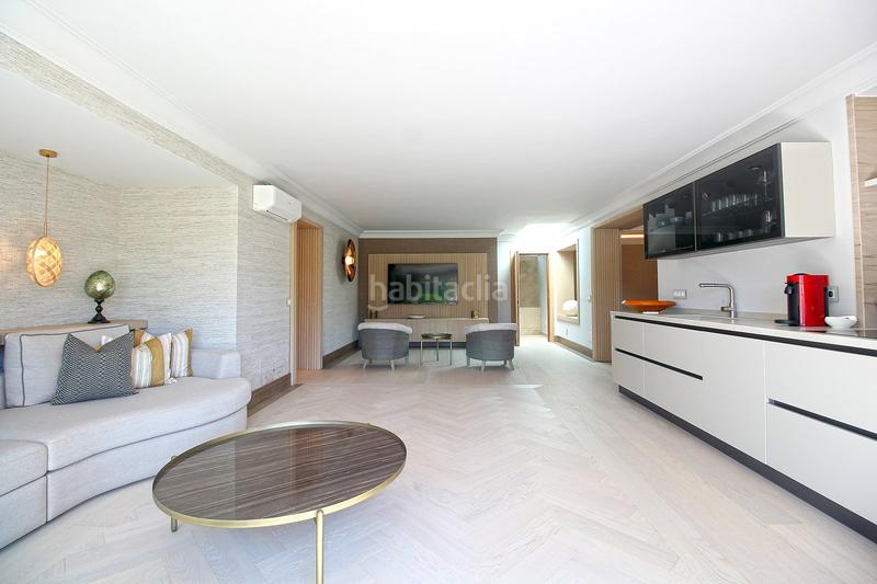 Foto bcbacbc4-9d87-45f0-8721-e6fc21385ad6. House with pool in El Paraíso Benahavís