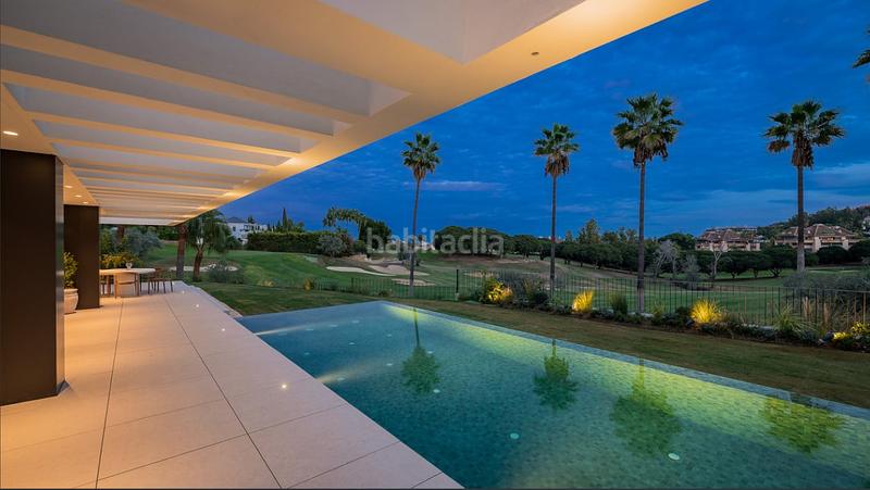 Foto dffe00e0-8ab9-4afa-8483-e4856b90445b. Casa amb piscina a Los Naranjos Marbella