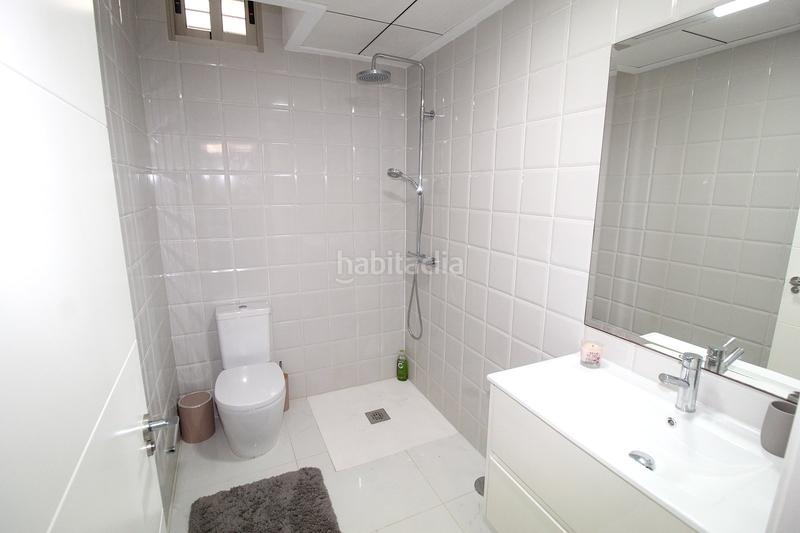 Foto f68aac19-b21f-47a7-ab18-b1e29f49026d. Casa amb piscina a Los Almendros Orihuela