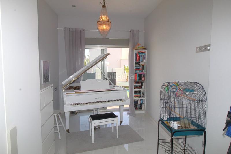 Foto 38a83141-d358-4832-acb2-eb2231199237. House with pool in Los Almendros Orihuela