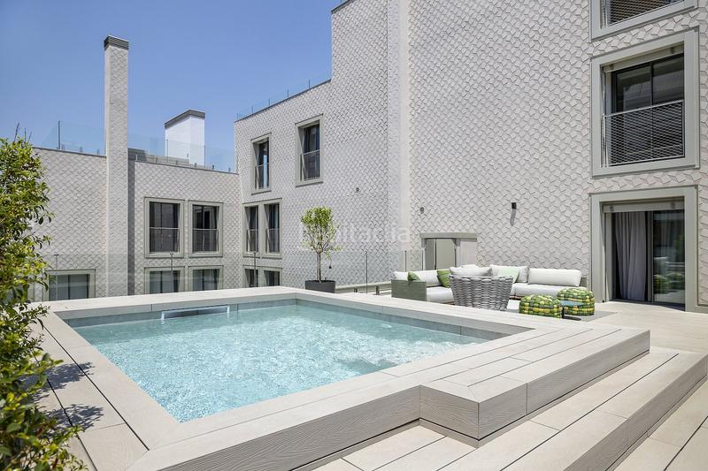 Foto 4833911b-b3d0-4e79-9cf5-42d059498a62. Apartament amb piscina a Vila de Gràcia Barcelona