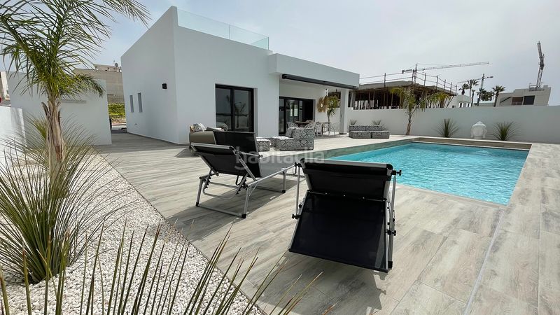 Foto 88b3dee3-fff8-4035-a0d8-9d1c0a892d09. Casa amb piscina a Centro de la Ciudad Quesada Rojales