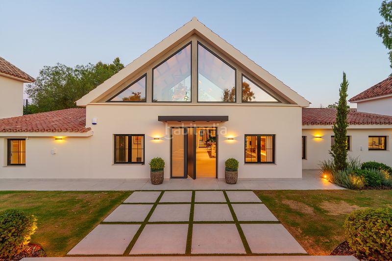Foto bec8df29-d3bf-46cd-af49-5f160f9a4369. Haus mit pool in Puerto Banús Marbella