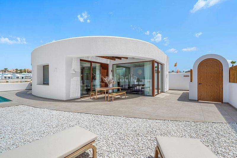 Foto eedb3202-6a67-41e6-be6f-6bcefc802371. Casa amb piscina a Algorfa