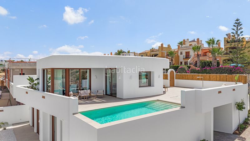 Foto f1e7fba5-77ba-4285-a5e3-ba1f3d1cb125. Casa amb piscina a Algorfa