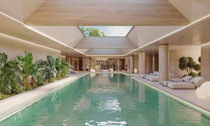 Foto 9197bac0-3180-402f-9261-da92a6a9bd76. Casa amb piscina a Zona de Punta Plata Estepona