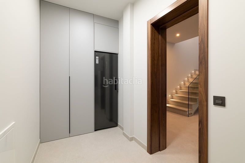 Foto 8deadfc1-04da-4782-9b3e-800e2ef80f81. Casa amb piscina a Centre Castelldefels