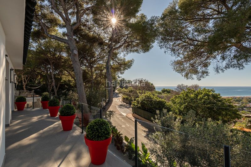 Foto e7b950c5-8cf2-4eb3-b84b-42b4b4c93b44. Casa amb piscina a Centre Castelldefels