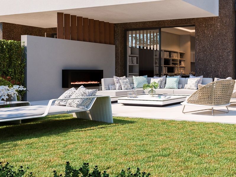 Foto bb8409a9-9b0d-4c0b-a8d0-579788f333b5. Casa amb piscina a Río Real Marbella