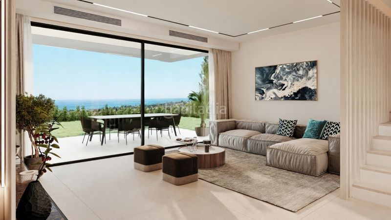 Foto 01f8a65f-169c-489c-b36f-2b5f0b38c9bd. Casa a Elviria Marbella