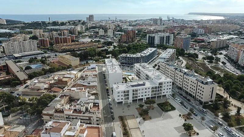 Foto 89a921aa-f539-4e1e-b2c9-ad04300370dc. Apartament a Paus - Polígono San Blas Alicante