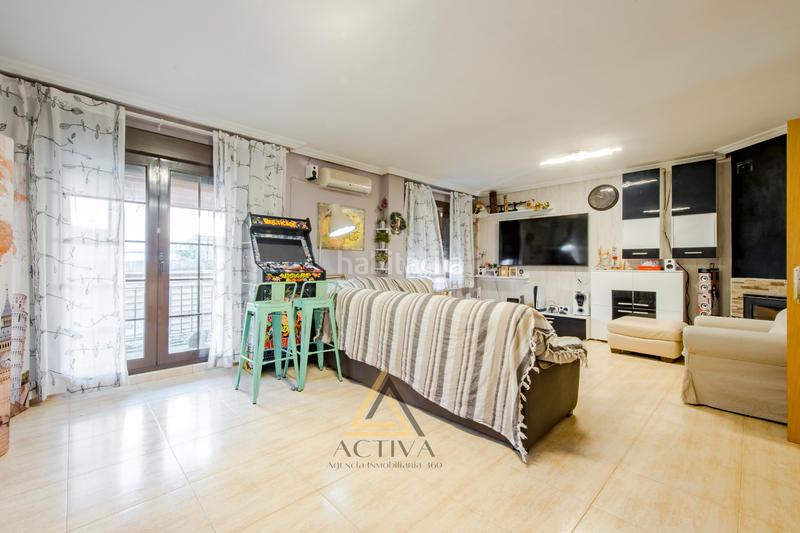 Foto 6fa64366-f534-4fdb-b328-c47f00bcd139. Casa adossada amb xemeneia a Restón I-Restón II Valdemoro