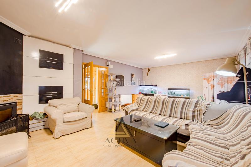 Foto 81d5b404-a77e-4062-b01e-5da4d58619e3. Casa adossada amb xemeneia a Restón I-Restón II Valdemoro