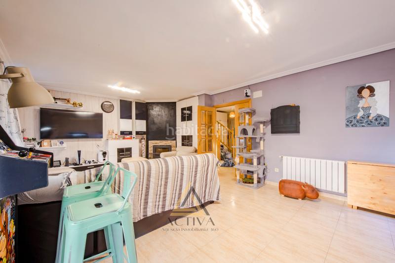 Foto 89d788ac-e6ff-4fae-b0eb-b8b162cf693a. Casa adossada amb xemeneia a Restón I-Restón II Valdemoro