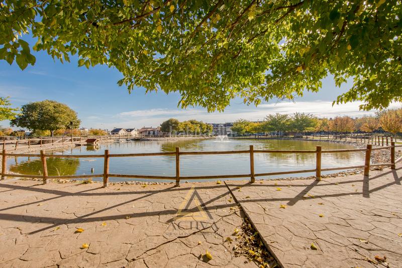 Foto 8b8387c0-449d-44c8-a942-d8db6dd159ed. Casa adossada amb xemeneia a Restón I-Restón II Valdemoro