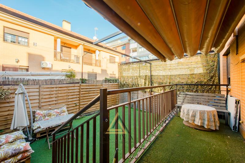 Foto d54dee17-0b80-4b04-b25d-91ea793b93b0. Casa adossada amb xemeneia a Restón I-Restón II Valdemoro