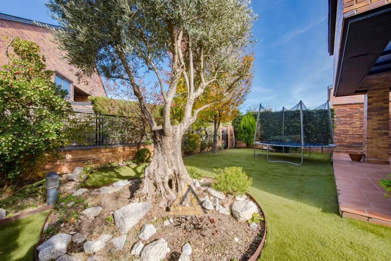 Foto 30184b43-e025-4a3d-b20a-99a3d6184de9. Casa pareada chalet en villaviciosa de odon en Castillo-Campodón Villaviciosa de Odón