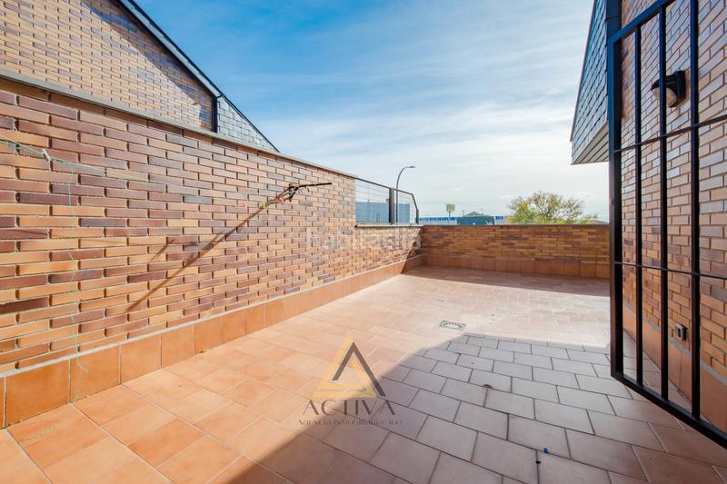 Foto 5515ab78-f2dc-4047-a141-94636dff9f3a. Casa pareada chalet en villaviciosa de odon en Castillo-Campodón Villaviciosa de Odón