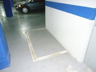 Motorradparkplatz in Poble - Casc Antic. Plaza de moto en el centro del pueblo