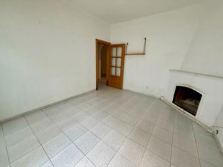 Rez-de-chaussée à Can Feu. Planta baja con patio y garaje