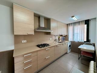Location Appartement à Poble - Casc Antic. Pis amb pàrquing i traster