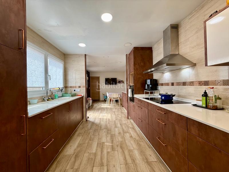 Foto 510bdffc-8264-4e31-a42b-fb133503cd57. Casa a schiera con riscaldamento parcheggio in Poble - Casc Antic Castellar del Vallès