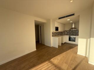 Rent Flat in Creu Alta. Pis semi nou