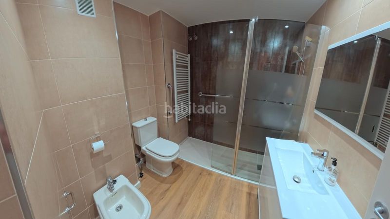 Foto ce46bf27-c5a3-49aa-8d15-10b73b630df4. Pis amb xemeneia calefacció aparcament a Creu Alta Sabadell