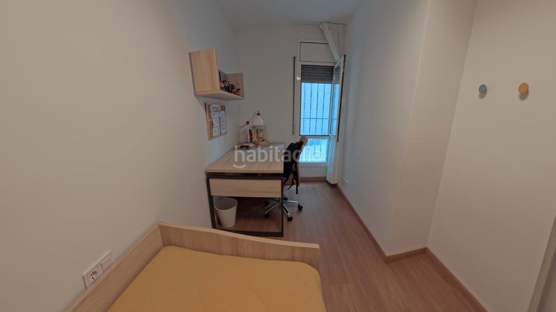 Foto eda6c946-d94d-491f-928d-3935e3b83c88. Pis amb xemeneia calefacció aparcament a Creu Alta Sabadell