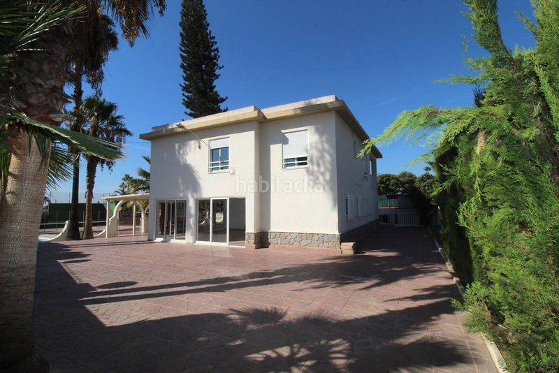 Foto 399ac9f7-46cf-463f-8867-000e7e2abbfc. Casa amb piscina a Peña de las Águilas Elche / Elx