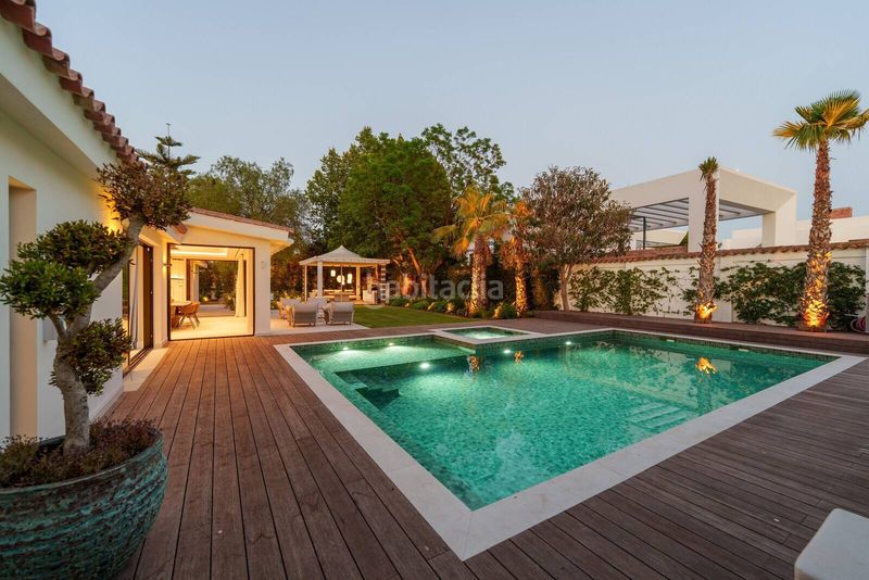 Foto 037f8a33-f6d2-4790-88c4-9690ecc2dd81. Casa amb piscina a Puerto Banús Marbella