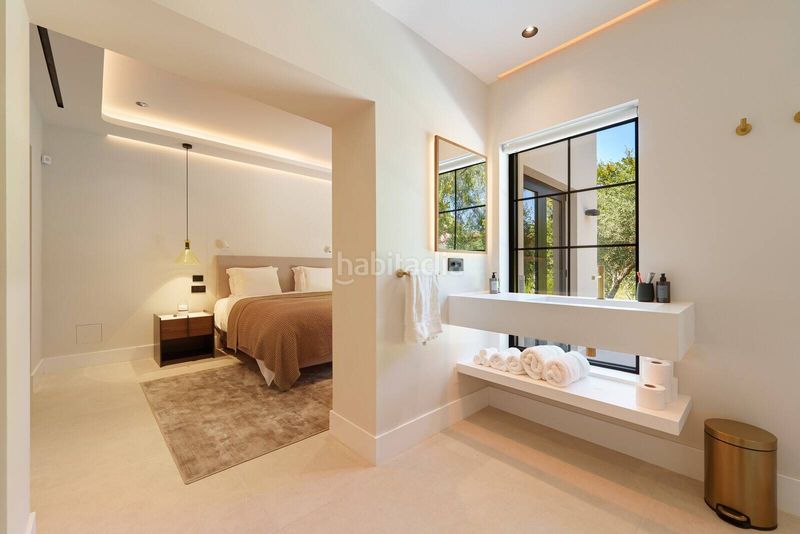 Foto 0c1a62be-ab12-4939-a232-058377a186a0. Casa amb piscina a Puerto Banús Marbella