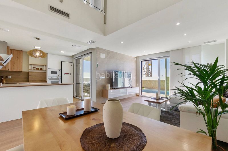 Foto fe7fbe91-a34e-4176-b04a-ad3744a2e42a. Casa amb piscina a Rojales