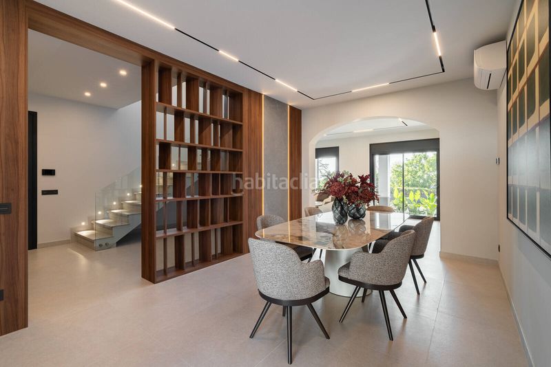 Foto cc5d21fa-6e22-4bcf-860f-f8e0a96b0af1. Casa amb piscina a Centre Castelldefels