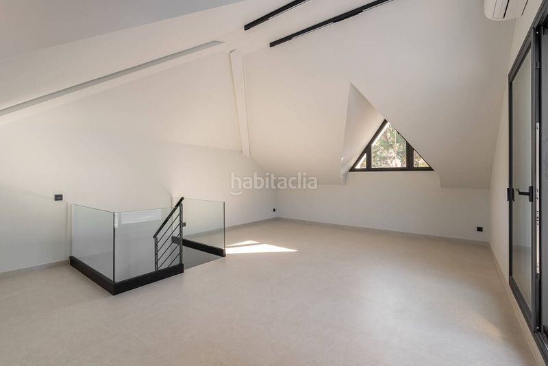 Foto e529fad9-4250-44bb-a5b1-12086a509440. Casa amb piscina a Centre Castelldefels