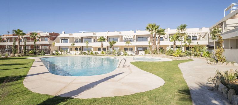 Foto 9332acd4-07b6-4f37-933e-cdc4106cd381. Apartament amb piscina a La Veleta Torrevieja