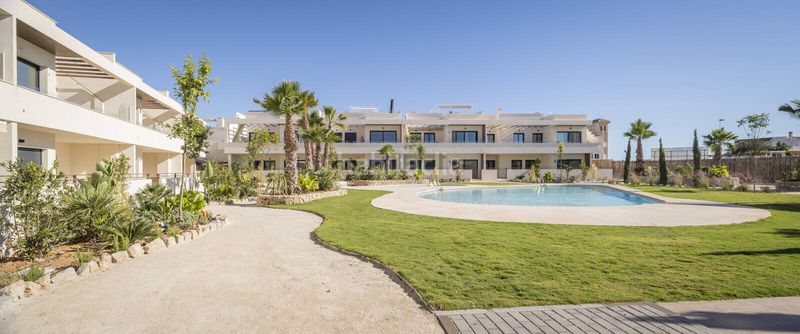 Foto ec12b488-8382-415a-a027-9e9dcd496fc3. Apartament amb piscina a La Veleta Torrevieja