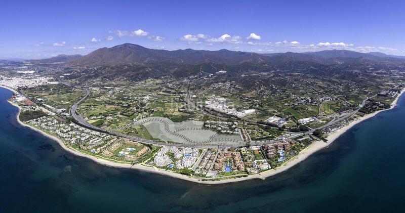 Foto 910929d4-b03c-4a5b-8314-4fb882559489. Apartment with pool in Las Lomas Estepona