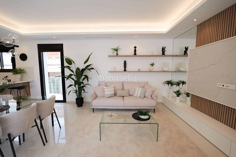 Foto 2221860e-ea26-4d23-9732-b22346147661. Casa amb piscina a Rojales