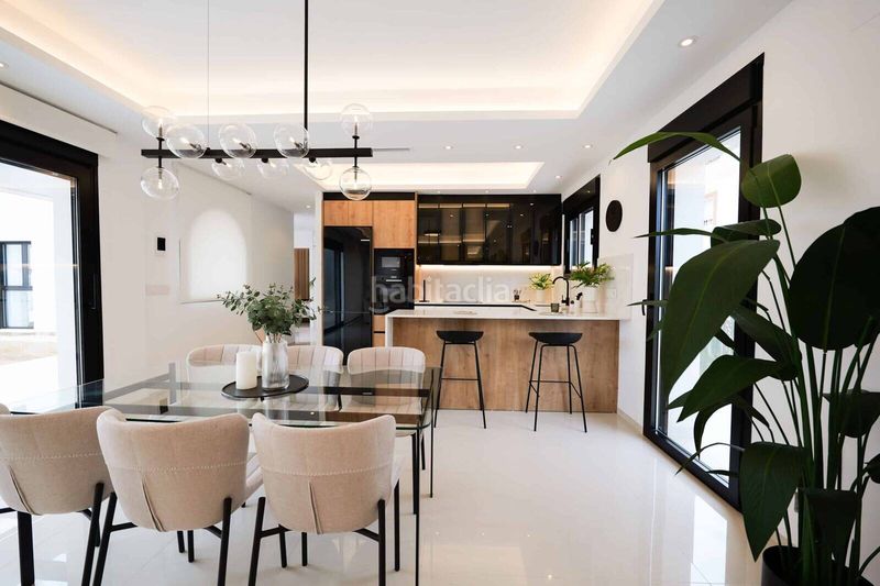 Foto 4cb80645-5ca3-4cd5-bcae-ca8f97e11a62. Casa amb piscina a Rojales