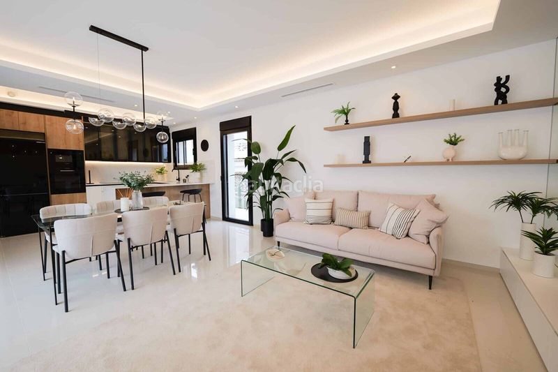 Foto f9c23e00-b184-4eaf-be93-3811c3dd32ae. Casa amb piscina a Rojales